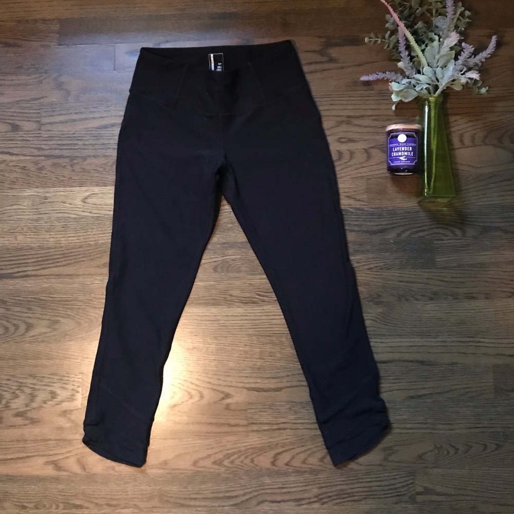 Crop athletic pants